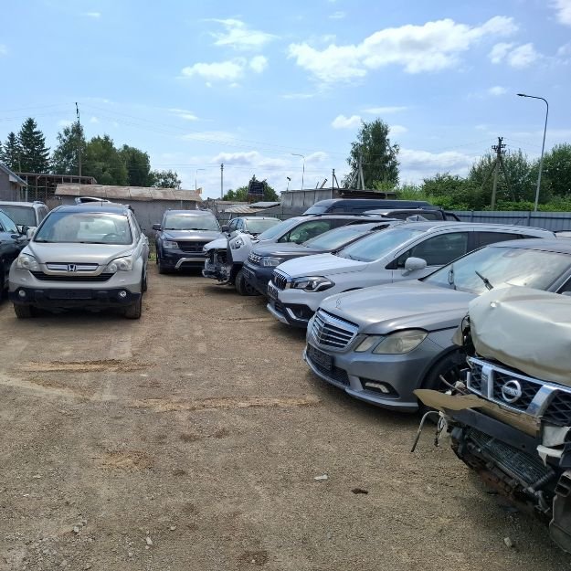 automobiliu ardymas lauzynas kairiu dalys siauliu raj
